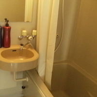 浴槽は足が伸ばせるサイズ