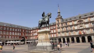 想像していたより広い広場でした。