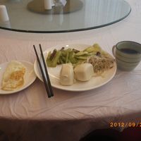 僕の選んだ朝食。目玉焼きはシェフが焼いてくれます。