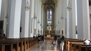 塔が修復中なので、上がることはできません。