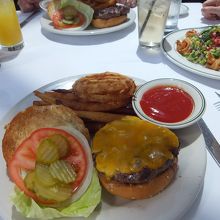 ランチ限定ハンバーガー