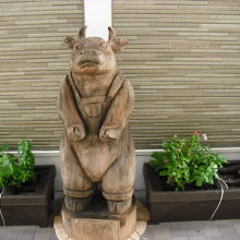 牛の彫刻