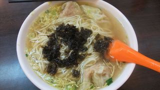 地元の人でにぎわってます。