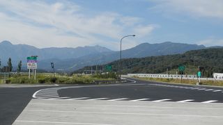 国道18号と上信越自動車道の双方から利用が可能な新しいタイプの「道の駅」