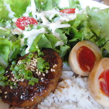 ロコモコも野菜たっぷり！