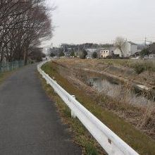 谷本川沿いの遊歩道です。