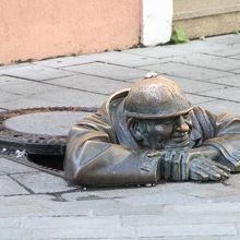 お土産物にもなっている彫刻