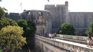 気持ちが高まる門