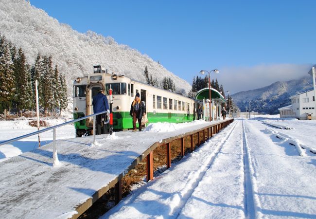 只見駅