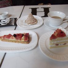 イチジクのタルト、ショート、モンブラン