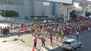 沖縄マラソンのスタートを見たければ