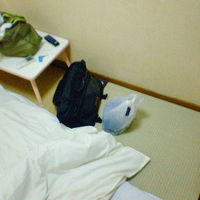 小さいですがちゃぶ台があり、部屋飲みもできます。