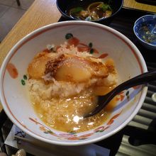 半分食べたところで、お茶漬けにするのがオススメらしいです。