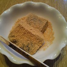 れんこんもち。和久傳の西湖を思わせる食感です♪