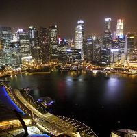 プールからの夜景 〈２〉