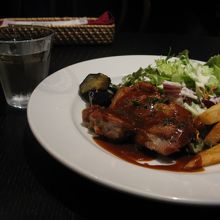 ランチ・・・パンｏｒライスが選べます