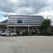 昼食は、黒姫駅の近くの蕎麦屋さんで。