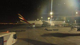 エミレーツ専用、ターミナル３