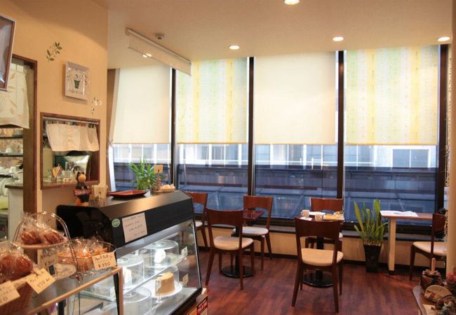 東口駅前の入りやすいcafe