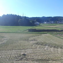 実は秋田市内の駅ですが、田園地帯が広がるのどかなエリアです
