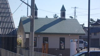 ”ツインタワー”の駅舎が魅力的な駅です