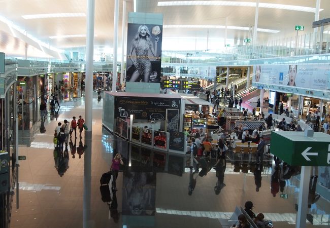バルセロナ エル プラット空港 (BCN) Barcelona International Airport (Aeroport de Barcelona El Prat)