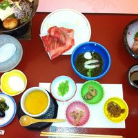 夕食　左下の中身が黄色料理がフカヒレ和風あんかけ