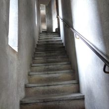 こんな階段が続きます