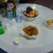 ラウンジでの軽食