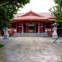 ホテルの近くにある波の上宮です。散歩におすすめです。