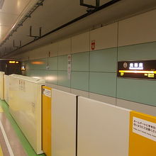 駅ホームの様子