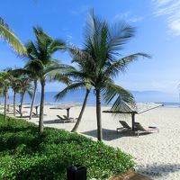 晴れた日には海辺でのんびり、デッキチェアーをゲットしましょう