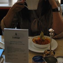 トリミングしたのでわかりにくいですが・・クリームブリュレです