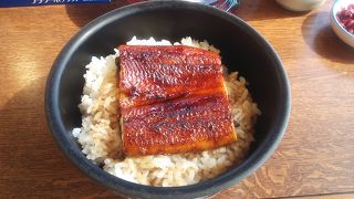 新鮮な地域の食材を利用した食堂