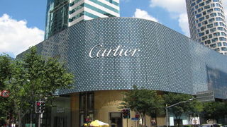 上海の流行の最先端を行く淮海中路、