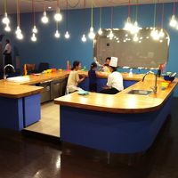 ビュッフェで4歳からの子供はデザートの飾り付けができる