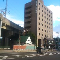 国道４５号線、新幹線の沿いです。