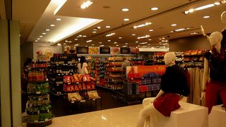 特にお菓子や紅茶はお土産にお勧め