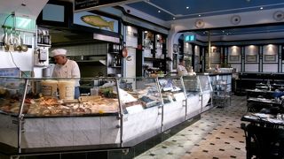 活気のあるおいしい魚料理！