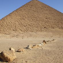 大きく美しいピラミッドです