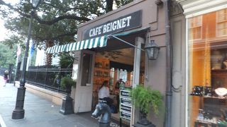 清々しい朝食を楽しむ