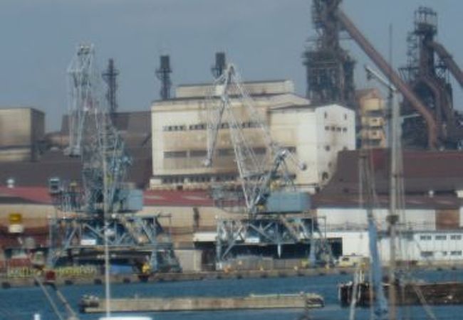 紫川河口にある工場群