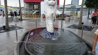 マーライオンは外せない