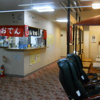 温泉の入り口の有る軽食？