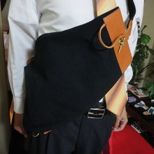 こちらのバッグを購入〜12,200円也。