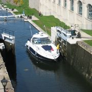 船が通りかかったらラッキー　＠Rideau Canal