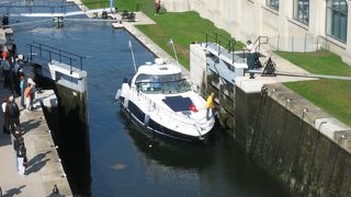 船が通りかかったらラッキー　＠Rideau Canal