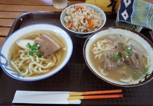 手軽にいろいろな沖縄そばを楽しむ！