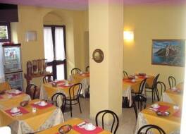 ホテル マリー 写真