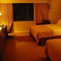 シンプルながら機能的な部屋でした。